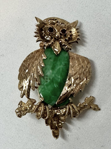 Chinese 14k Yellow Gold Owl Brooch Pin with Jade and Ruby Eyes. 2" H. 12.6 grams