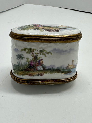Double Snuff Box. European Porcelain. Landscape Scenes. 19th Century