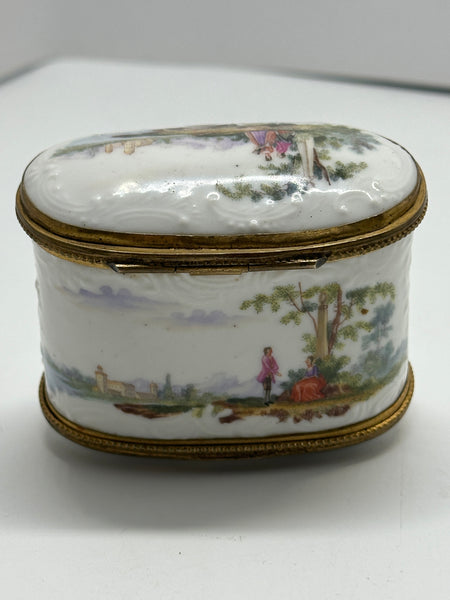 Double Snuff Box. European Porcelain. Landscape Scenes. 19th Century