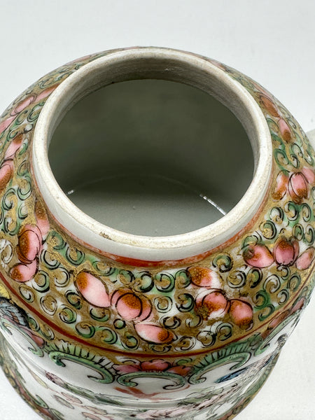 Bell Shaped Teapot. Chinese Porcelain. Rose Medallion. Qing 19th century. 4 1/2"
