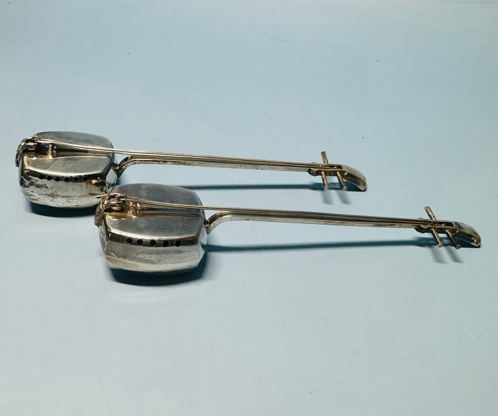 Pair Salt and Pepper Shakers. Japanese 950 Silver. Shamisen Stringed I ...