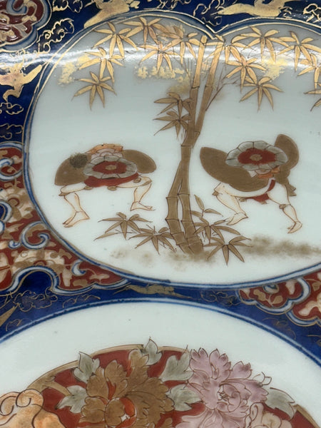 Large Japanese Imari Charger. Late 19th Century. 18" diameter
