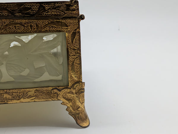 Chinese Serpentine Jade Box. Pierced Flowers and Leaves. Circa 1920.