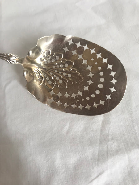 Fried Oyster Server, Pierced. Whiting Duke of York Sterling Silver. 8"