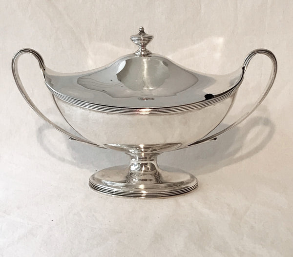 Small Sauce Tureen. Georgian English Sterling Silver. London 1791. Henry Chawner